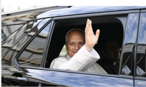 Papa León XIV sale del hospital tras operación de un tumor canceroso; regresa al Vaticano